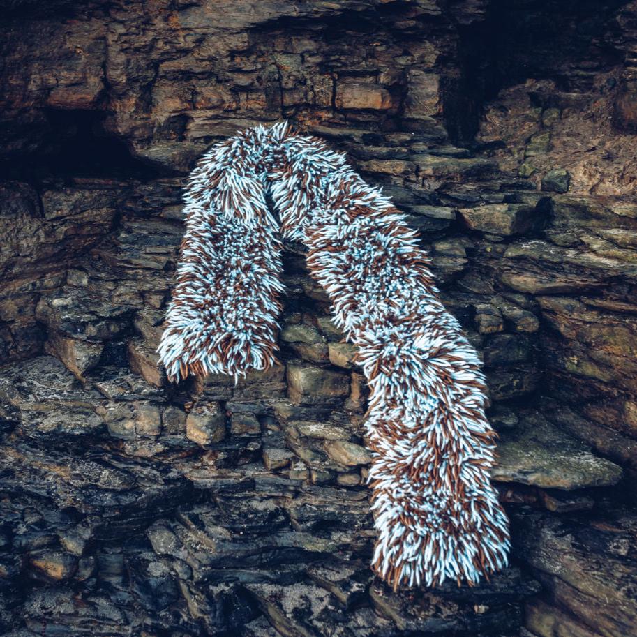 TEXTURED FUR STITCH PURE WOOL SCARF